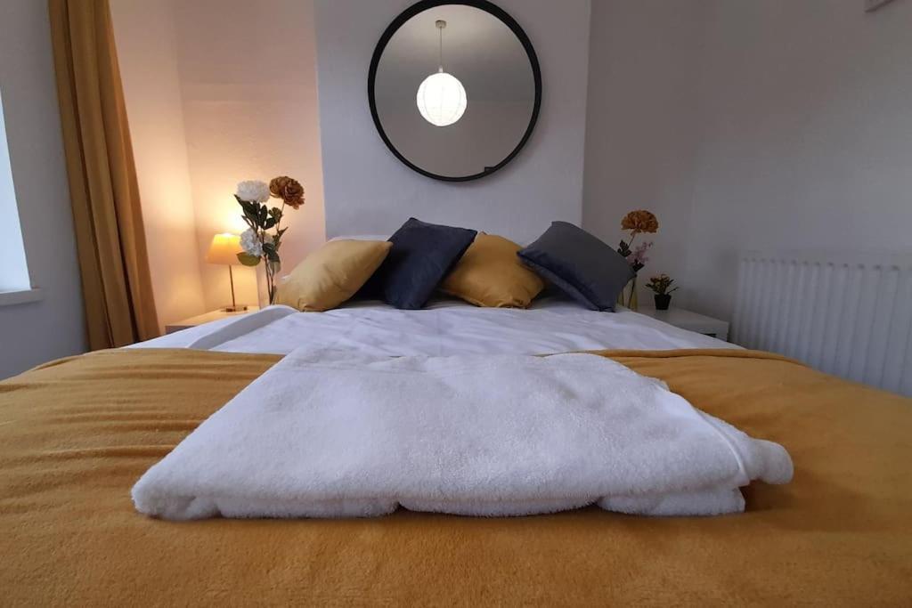 Spacious 4 Bedroom, Free Netflix, Central Location 卡迪夫 外观 照片