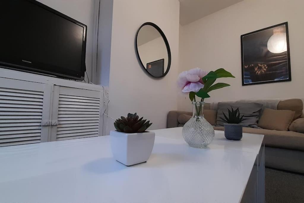 Spacious 4 Bedroom, Free Netflix, Central Location 卡迪夫 外观 照片