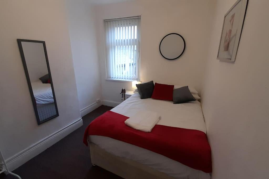 Spacious 4 Bedroom, Free Netflix, Central Location 卡迪夫 外观 照片