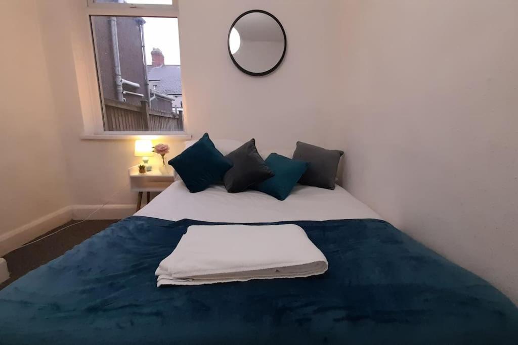 Spacious 4 Bedroom, Free Netflix, Central Location 卡迪夫 外观 照片