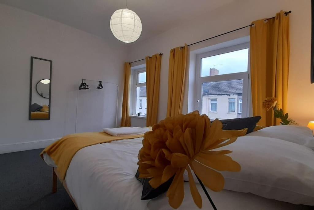 Spacious 4 Bedroom, Free Netflix, Central Location 卡迪夫 外观 照片