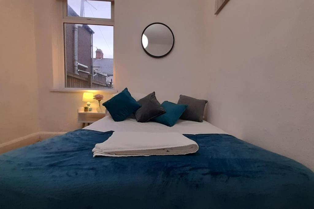 Spacious 4 Bedroom, Free Netflix, Central Location 卡迪夫 外观 照片