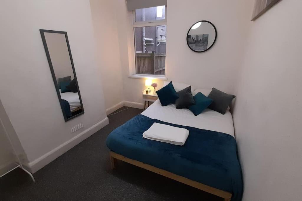 Spacious 4 Bedroom, Free Netflix, Central Location 卡迪夫 外观 照片
