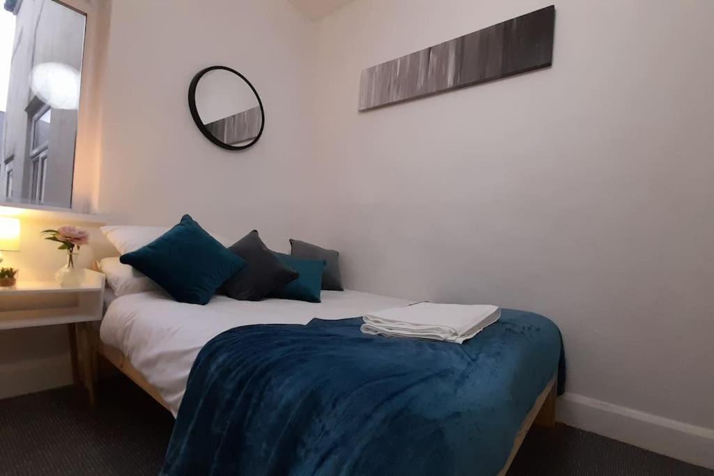 Spacious 4 Bedroom, Free Netflix, Central Location 卡迪夫 外观 照片